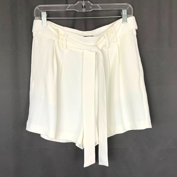 Vince Camuto Pants - New Vince Camuto Oasis Bloom Shorts In Pearl Ivory Sz 6